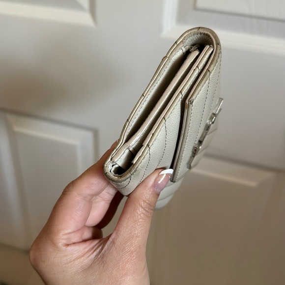 YSL Cassandre Matelasse Compact Wallet White Silver - Picture 9 of 11